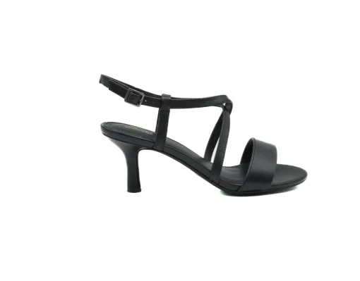 CLARKS Amali Buckle