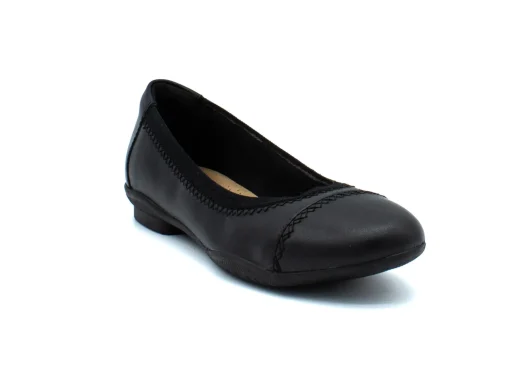 CLARKS Sara Bay Flat