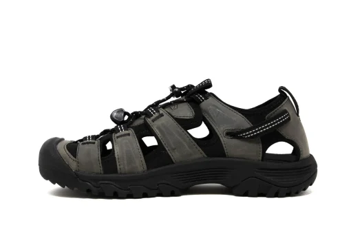 KEEN. TARGHEE III SANDAL