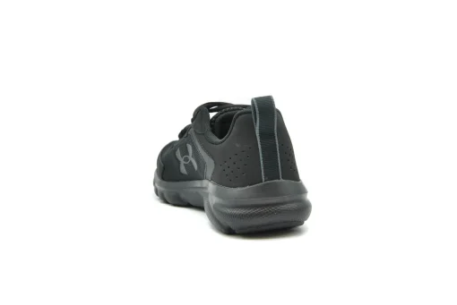UNDER ARMOUR Charged Assert 8